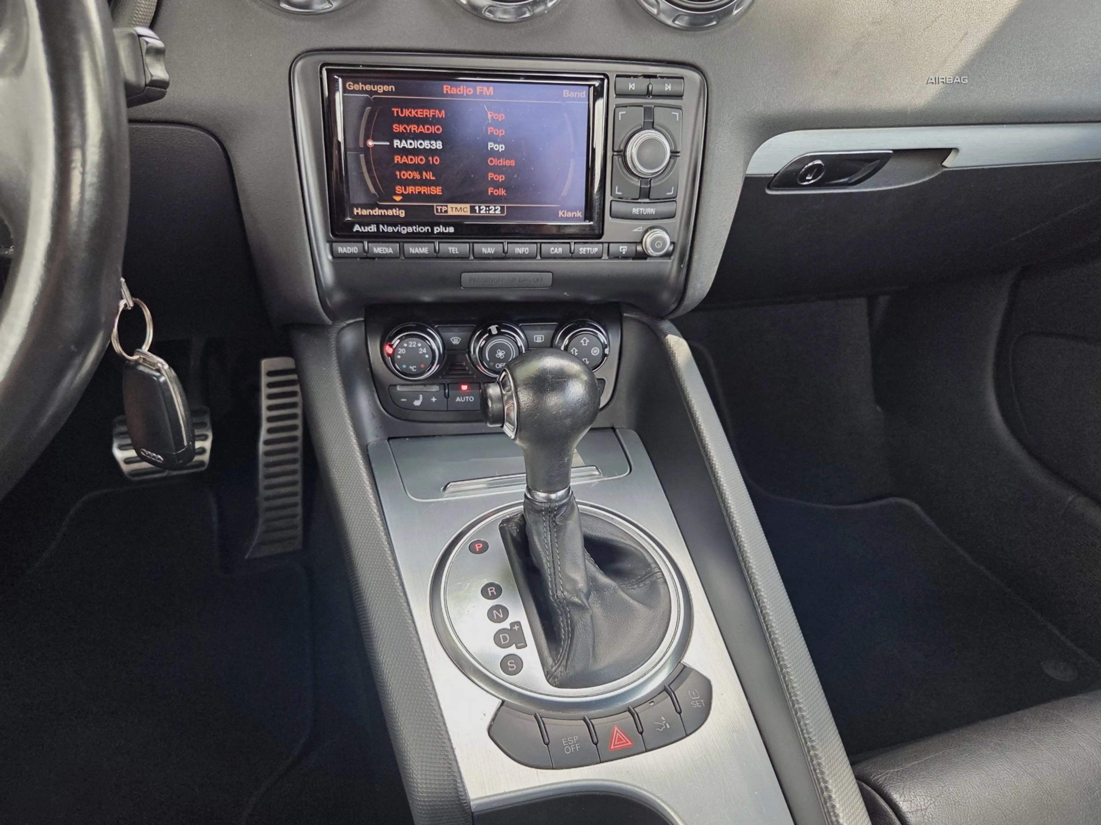 Audi TT 2.0 TFSI 200Pk AUT Silbersee/ Lichtsilber Metallic — photo 10