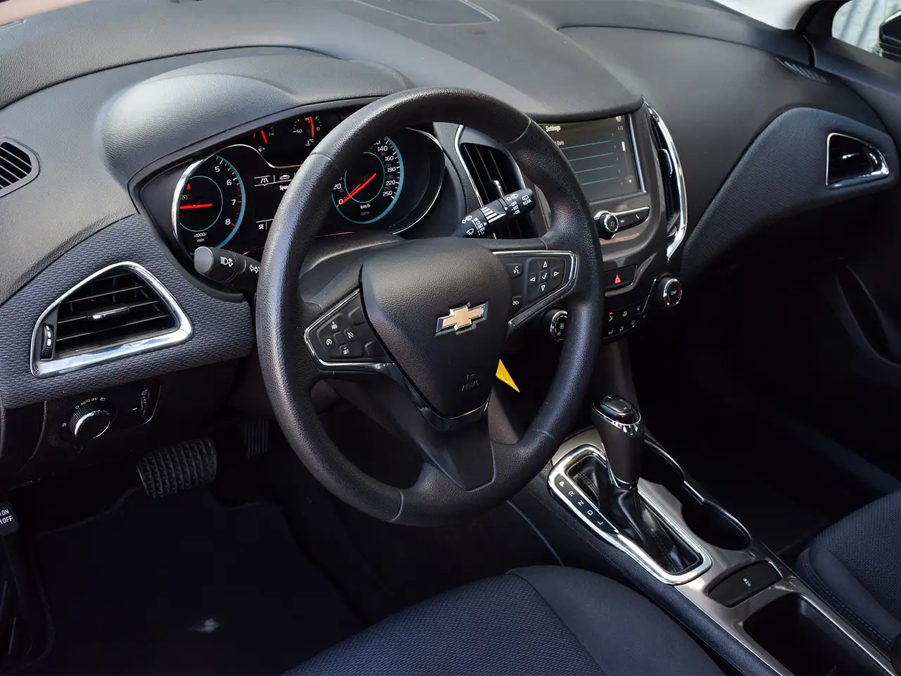 Chevrolet Cruze photo Chevrolet Cruze