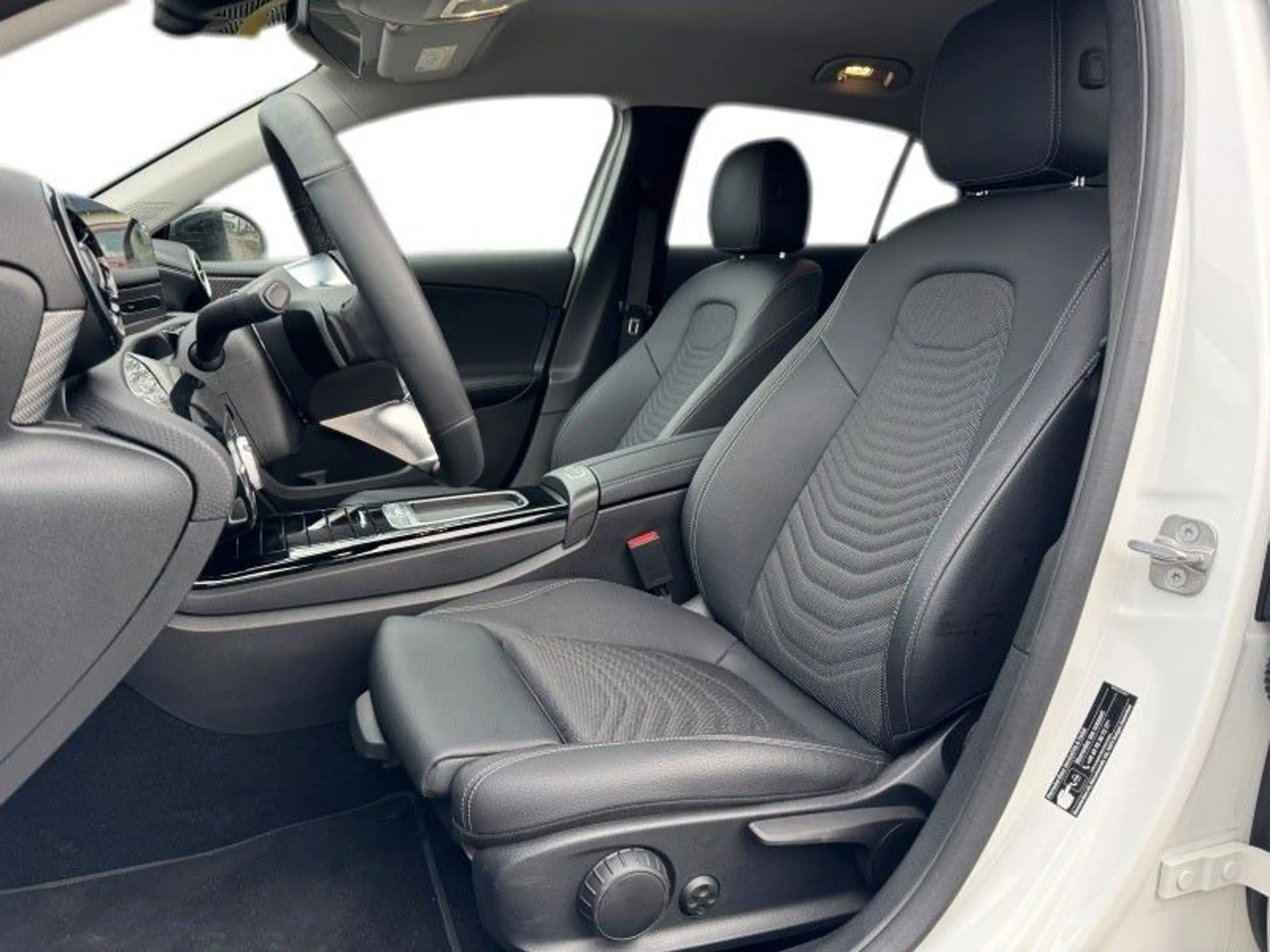 Mercedes-Benz A 200 d Progressive /ADVANCED/NIGHT/WINTER/18" — photo 17