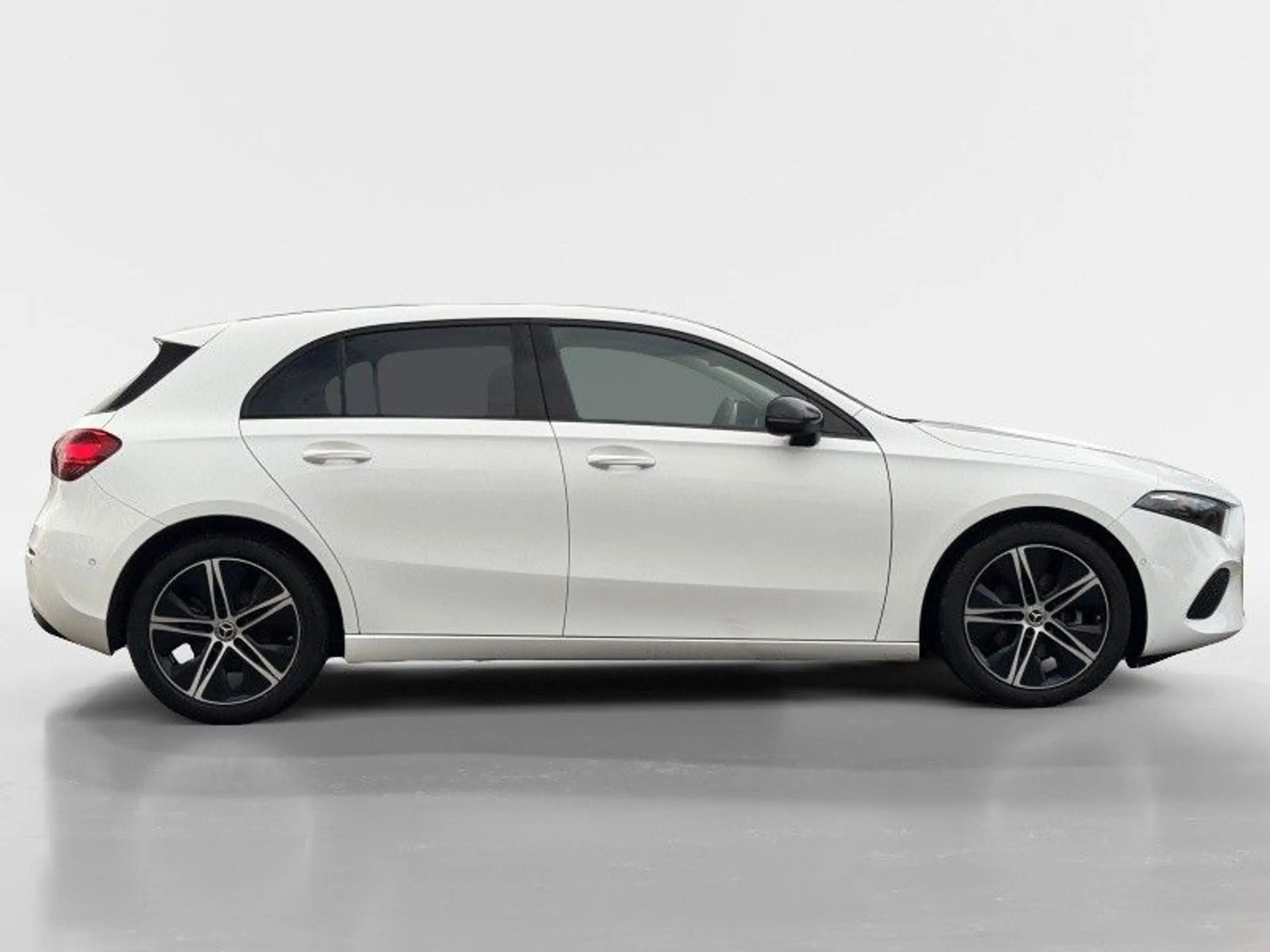 Mercedes-Benz A 200 d Progressive /ADVANCED/NIGHT/WINTER/18" — photo 6