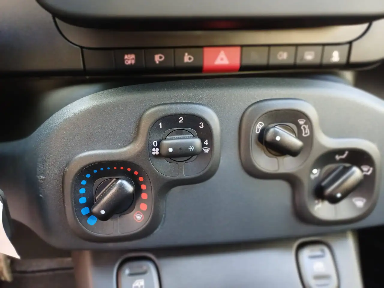 Fiat Panda Pandina 1.0 FireFly S&S Hybrid Icon Vettura Nuova, миниатюра 21