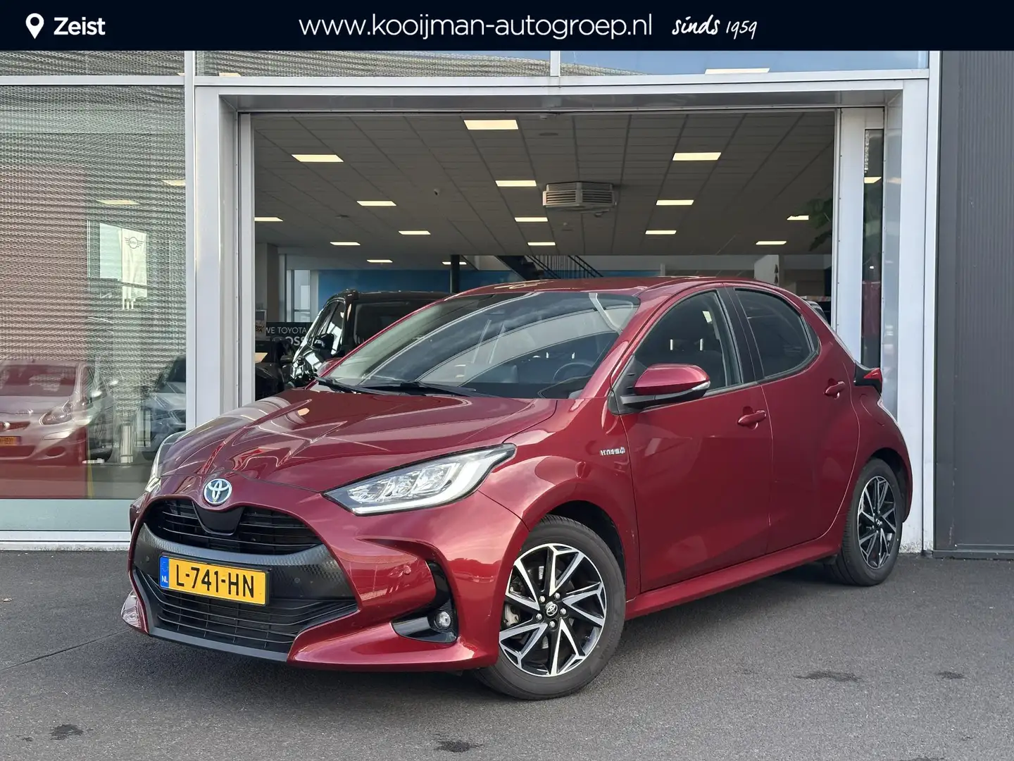 Toyota Yaris 1.5 Hybrid Dynamic Trekhaak | Parkeersensoren V + Rood - 1