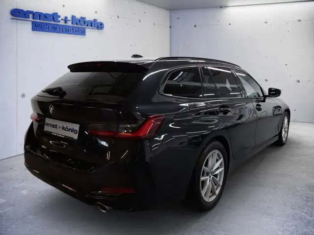BMW 3 Series view 3