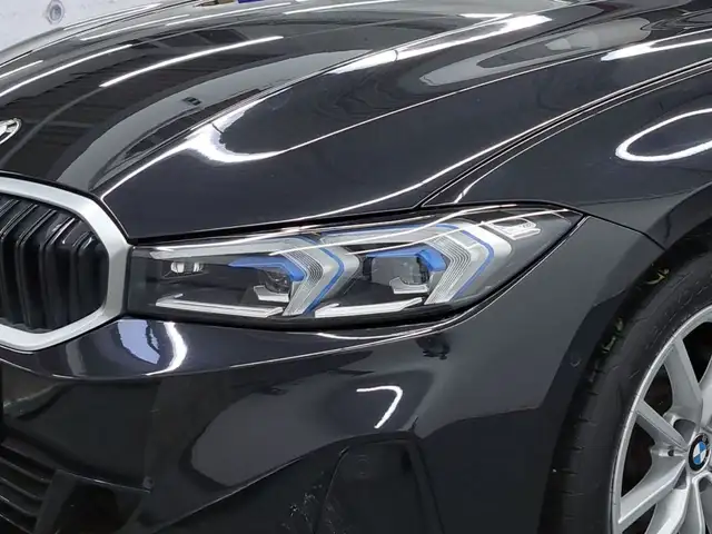 BMW 3 Series view 5