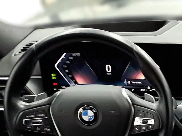 BMW 3 Series view 15