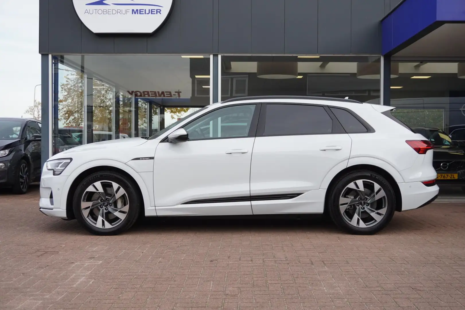 Audi e-tron 50 quattro Business edition 71 kWh Automaat | Vol Weiß - 2