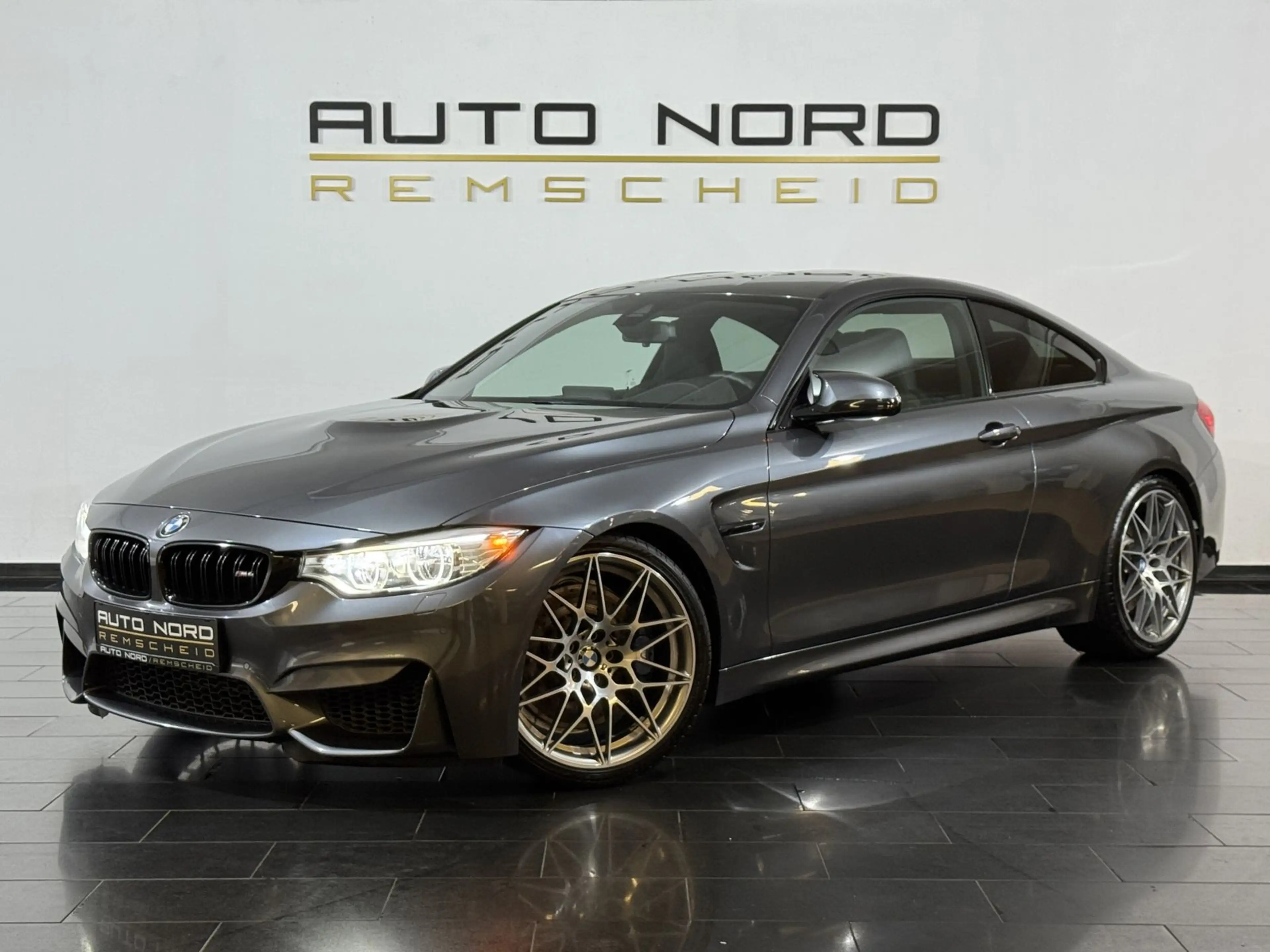 BMW M4 Competition*Carbon*Kamera*H-UP*H&K*Driver´s*
