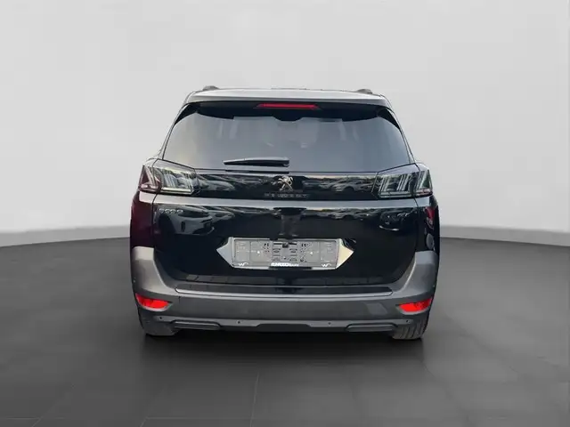 Peugeot 5008 view 4