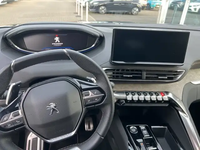 Peugeot 5008 view 9