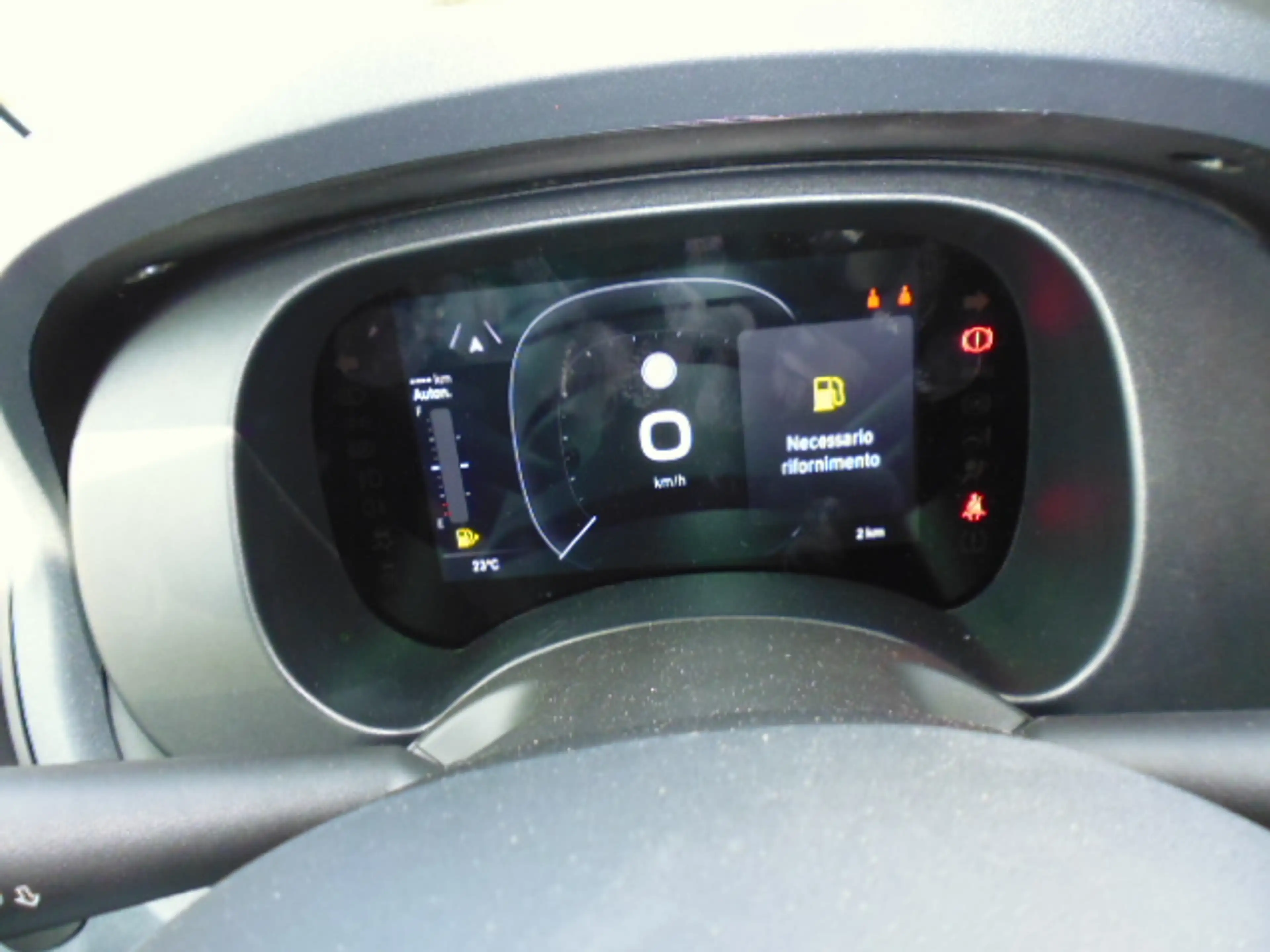 Fiat Pandina 1.0 GSE Hybrid 48 kW Icon in weiß und blau verfügbar — photo 14