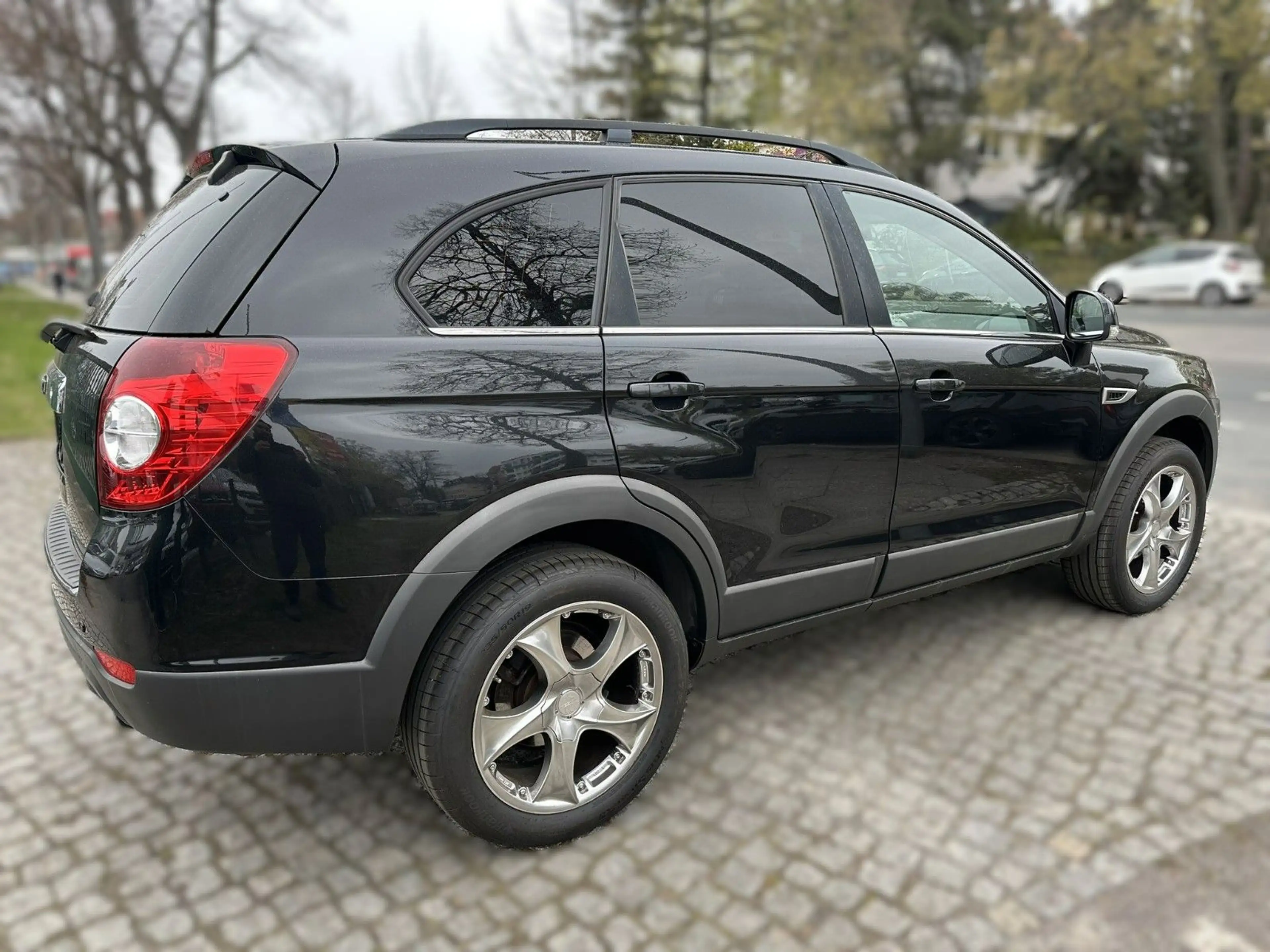 Chevrolet Captiva 2.4 LT 7-Sitzer — photo 4