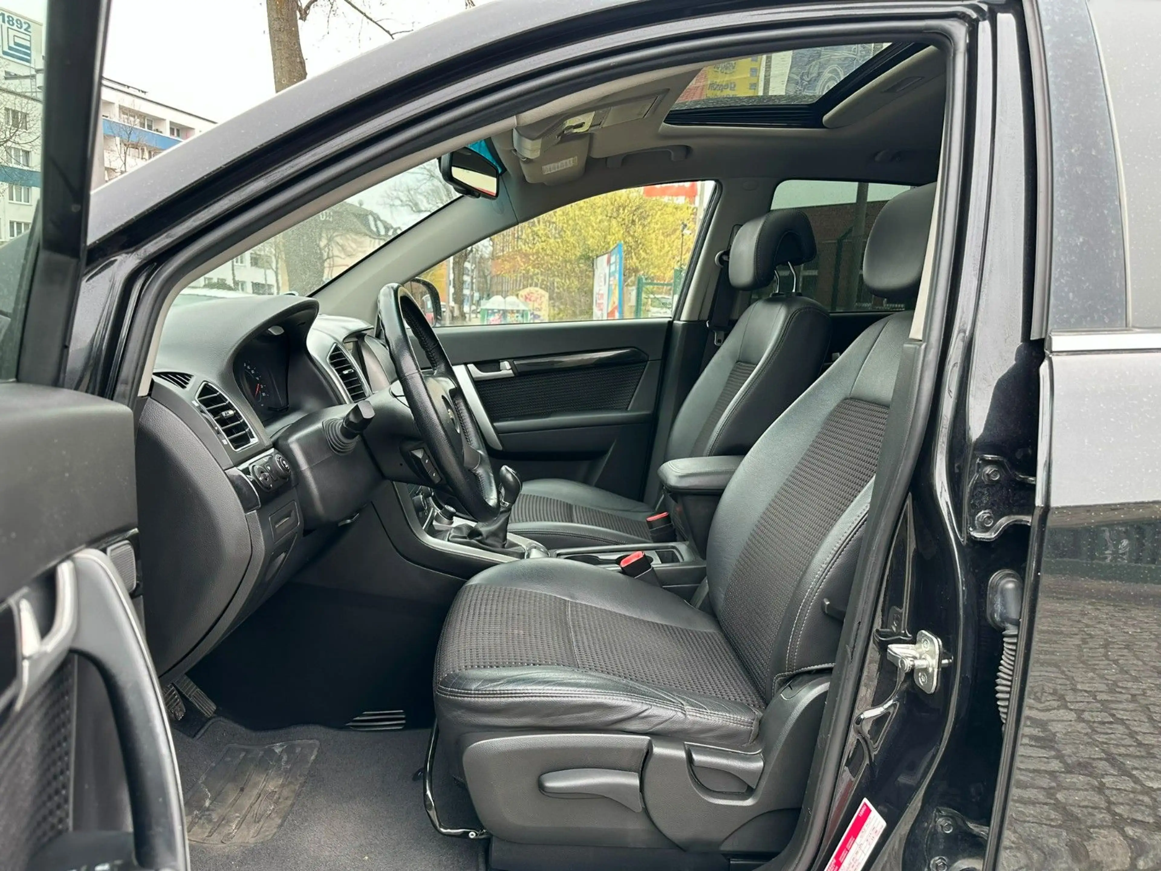Chevrolet Captiva 2.4 LT 7-Sitzer — photo 9