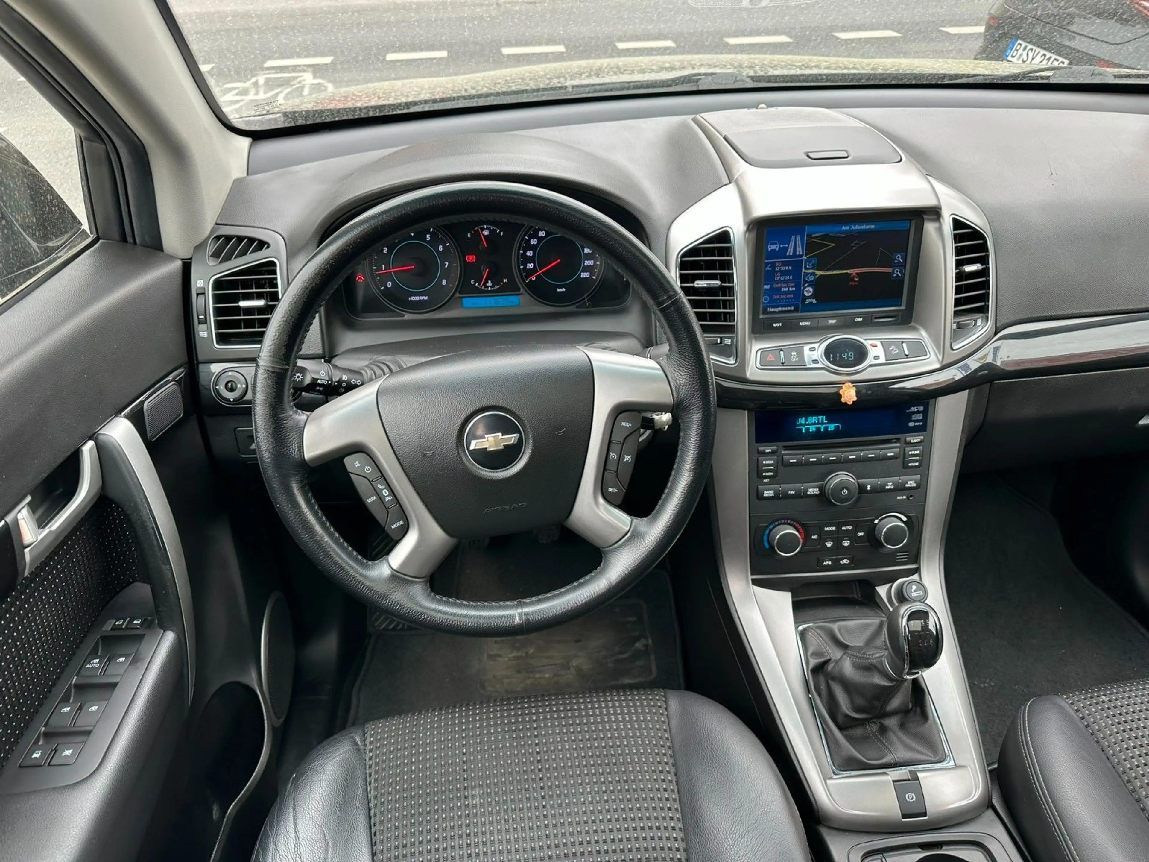 Chevrolet Captiva 2.4 LT 7-Sitzer — photo 10