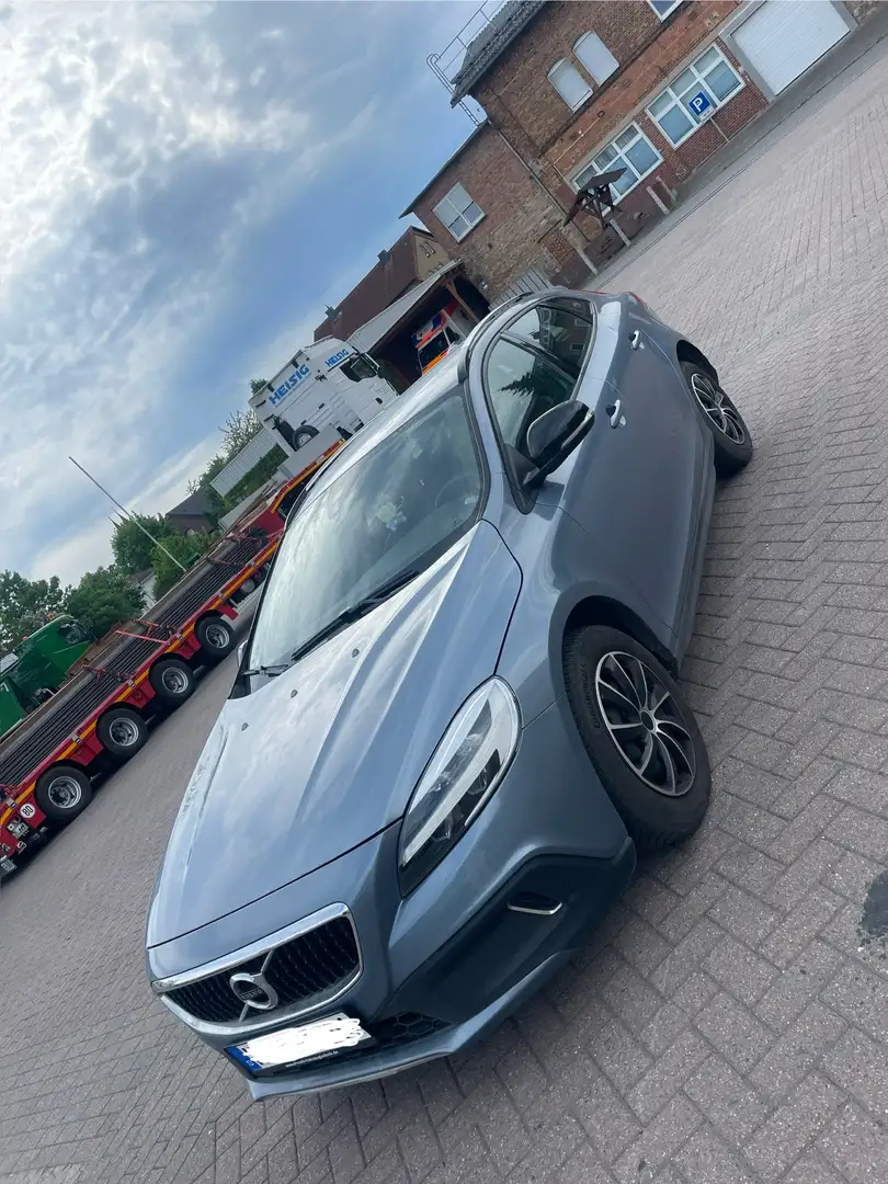 Volvo V40 Momentum Blau - 2