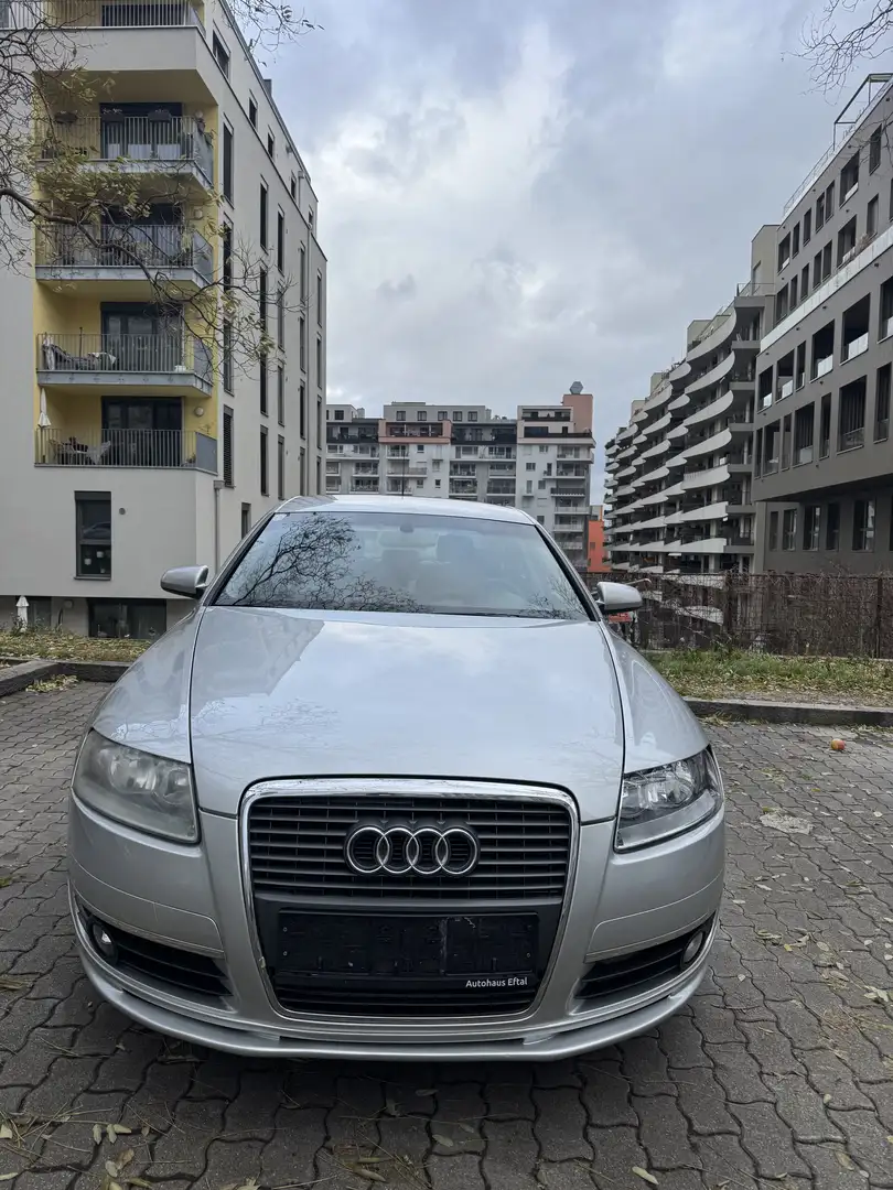 Audi A6 Avant 2,0 TDI Grau - 2