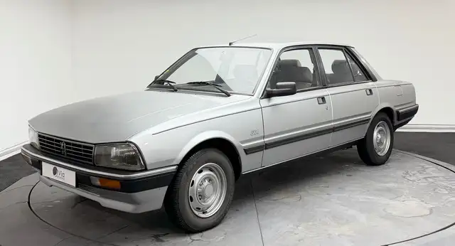 Peugeot 505 SXD 2.5d 75ch - Attelage - CG collection FFVE