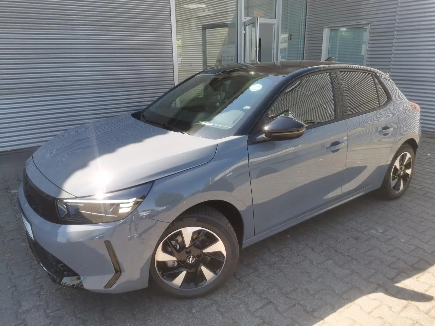 Opel Corsa -e 5trg GS AT/LED/Navi/180°Kamera/Shz/Klimaauto/lo Grau - 2