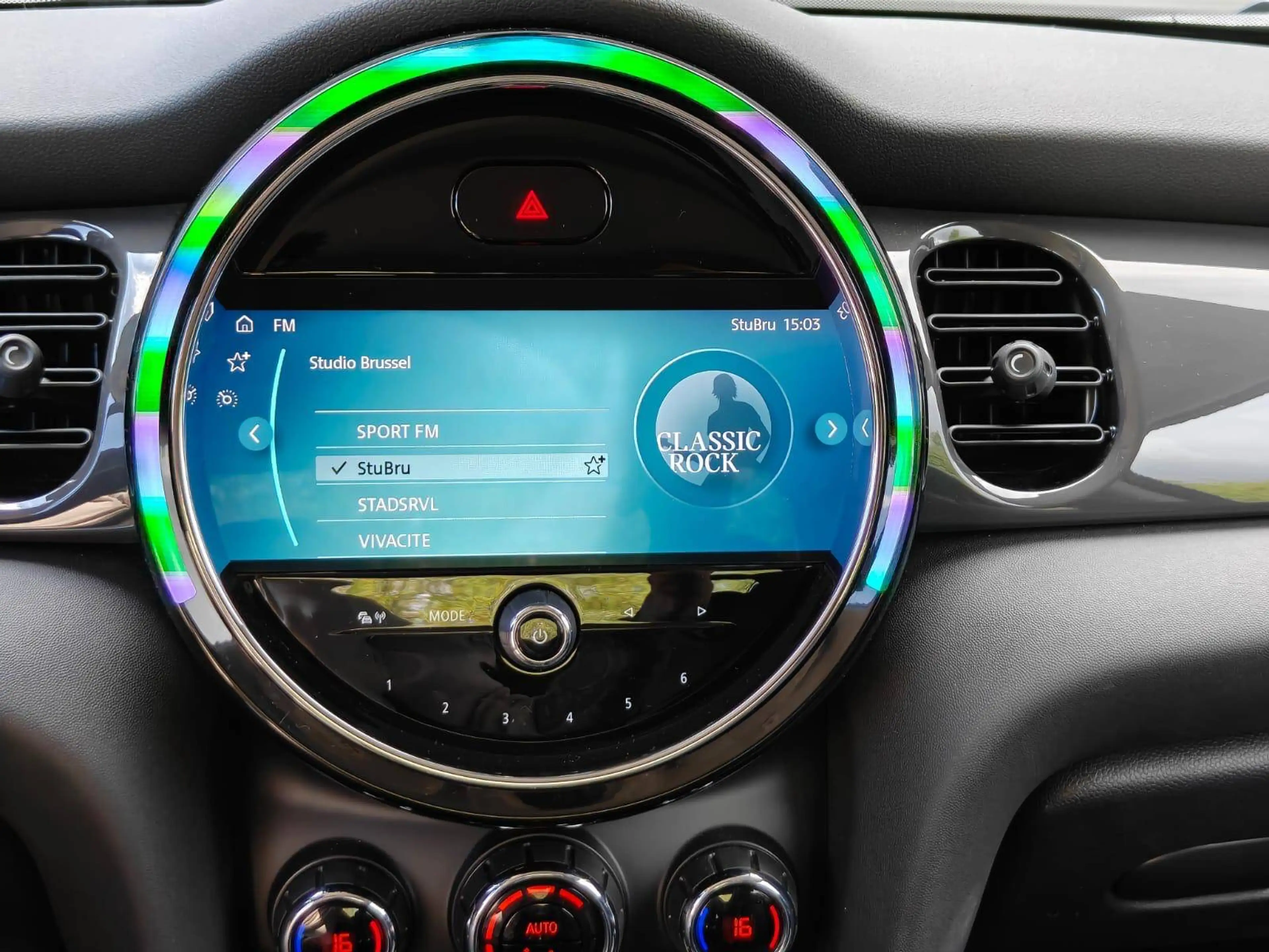 MINI One Navigatie/LED/sfeerverlichting — photo 14