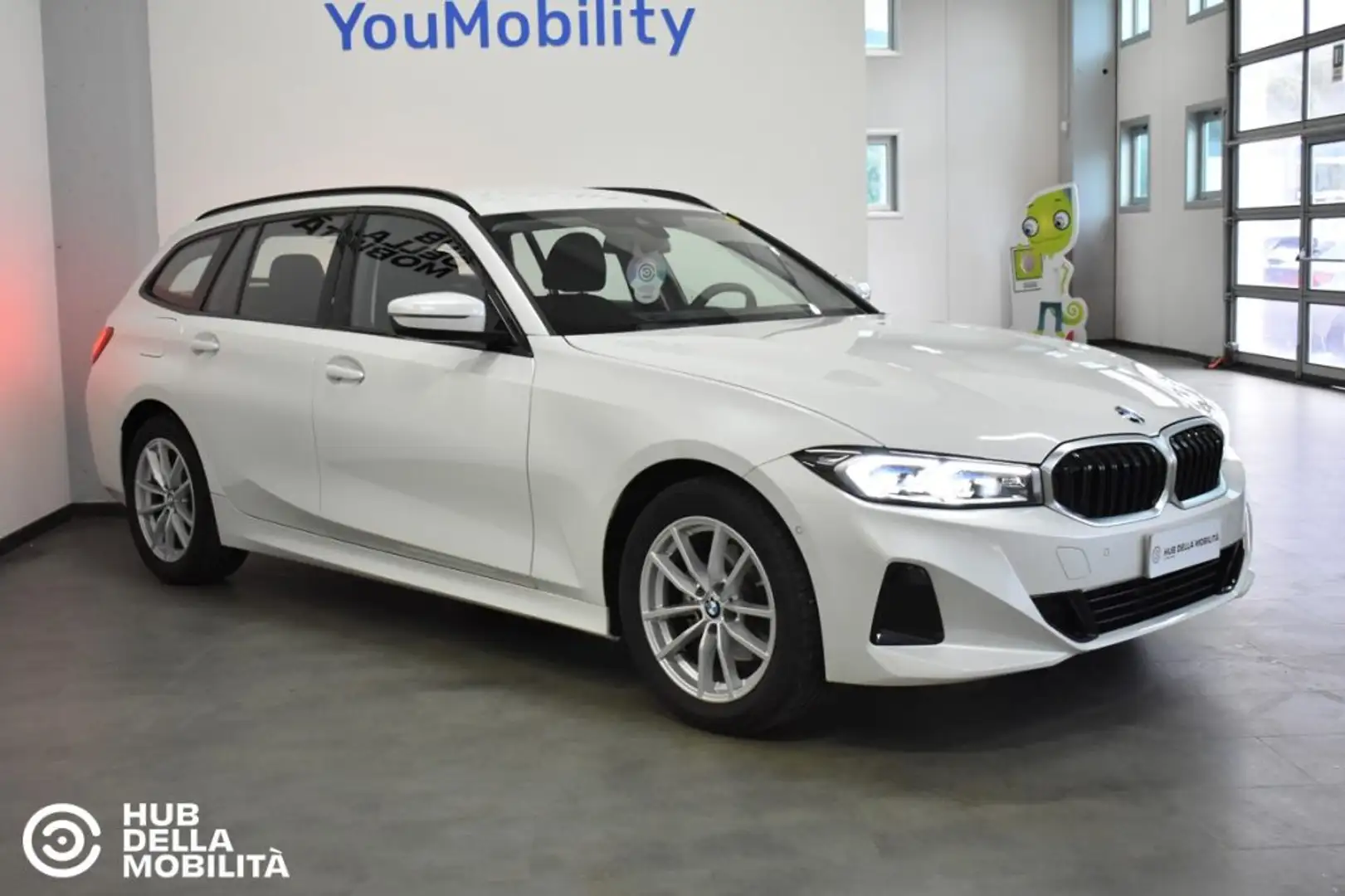 BMW 320 d 48V xDrive Touring Aut. Bianco - 2