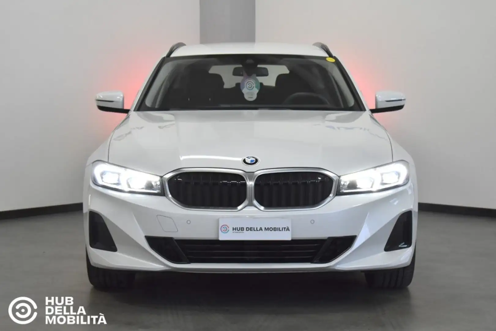 BMW 320 d 48V xDrive Touring Aut. Bianco - 1