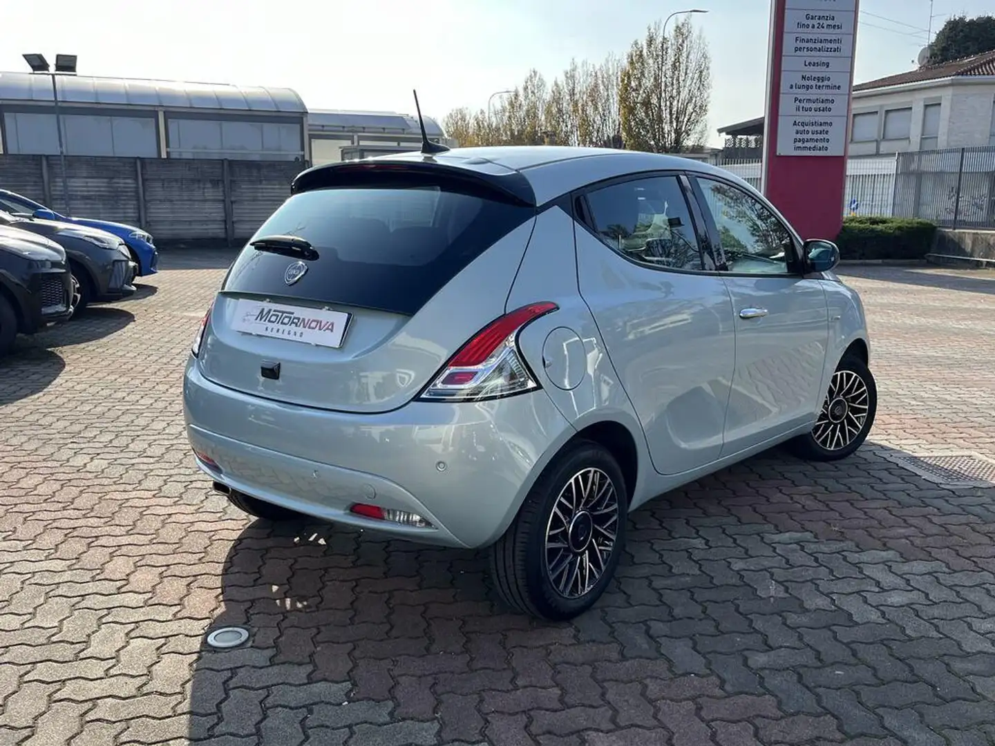 Lancia Ypsilon 1.0 firefly hybrid Gold s&s 70cv 5p.ti - 2