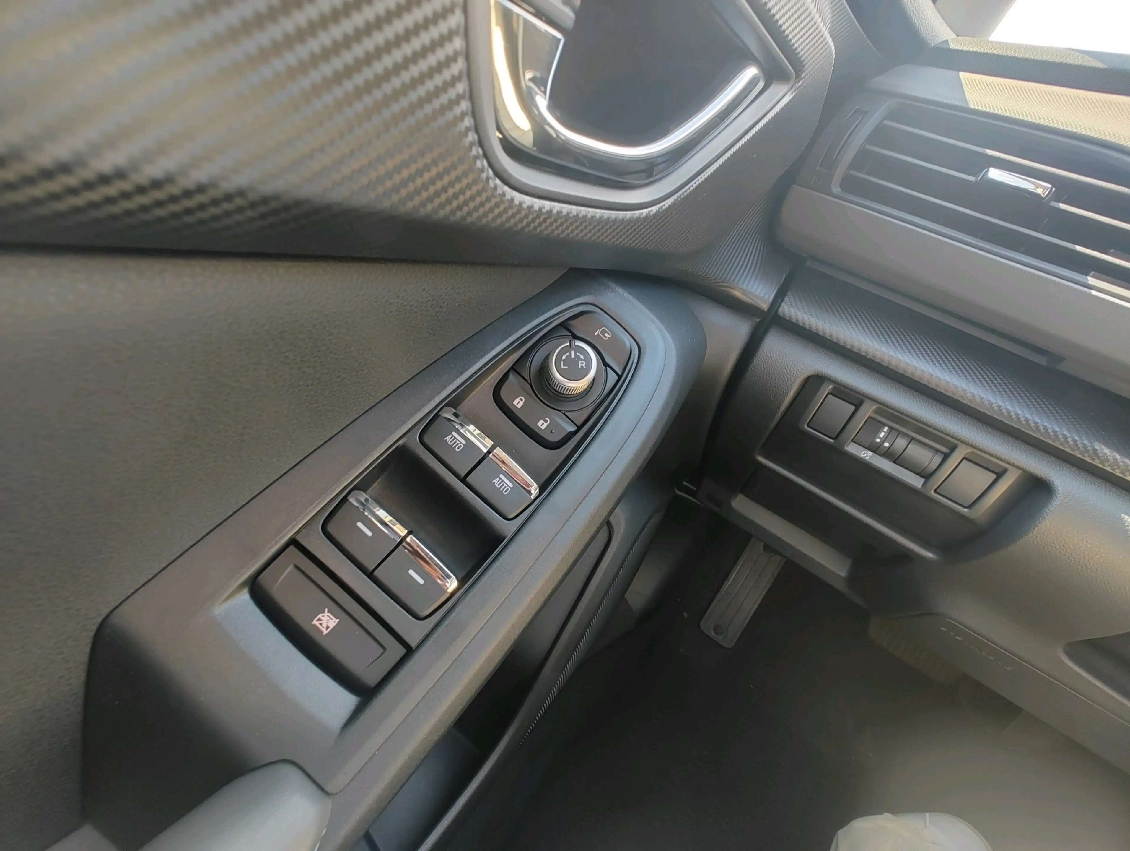 Subaru Crosstrek Platinum — photo 13