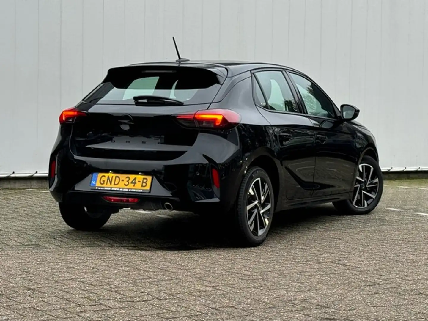Opel Corsa 1.2 Turbo GS-Line met Camera, CarPlay, Dodehoek, L Zwart - 2