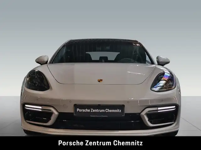 Porsche Panamera view 4