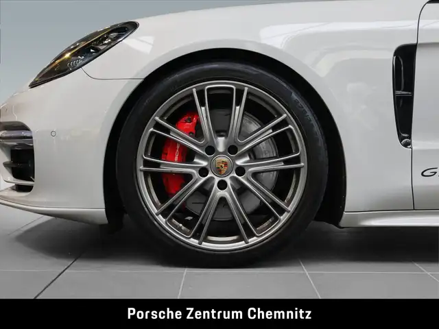 Porsche Panamera view 6