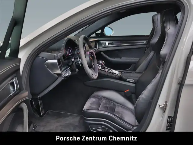 Porsche Panamera view 12