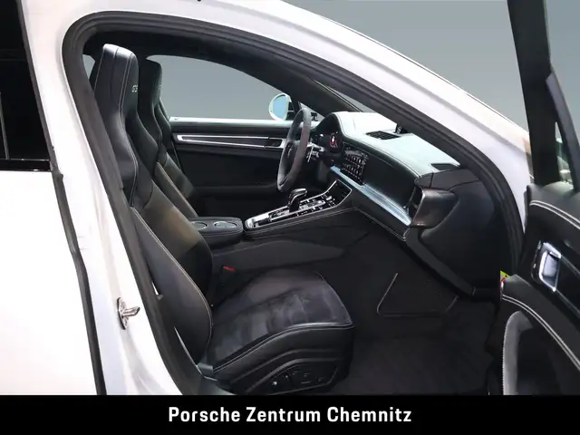 Porsche Panamera view 13