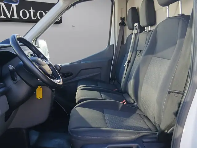 Ford Transit view 9