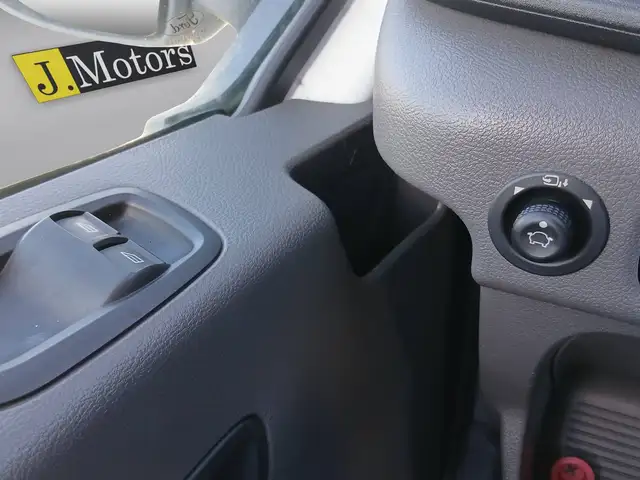 Ford Transit view 14