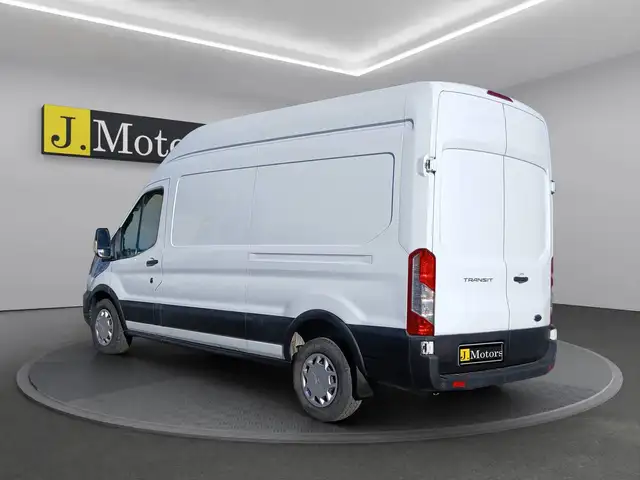 Ford Transit view 3