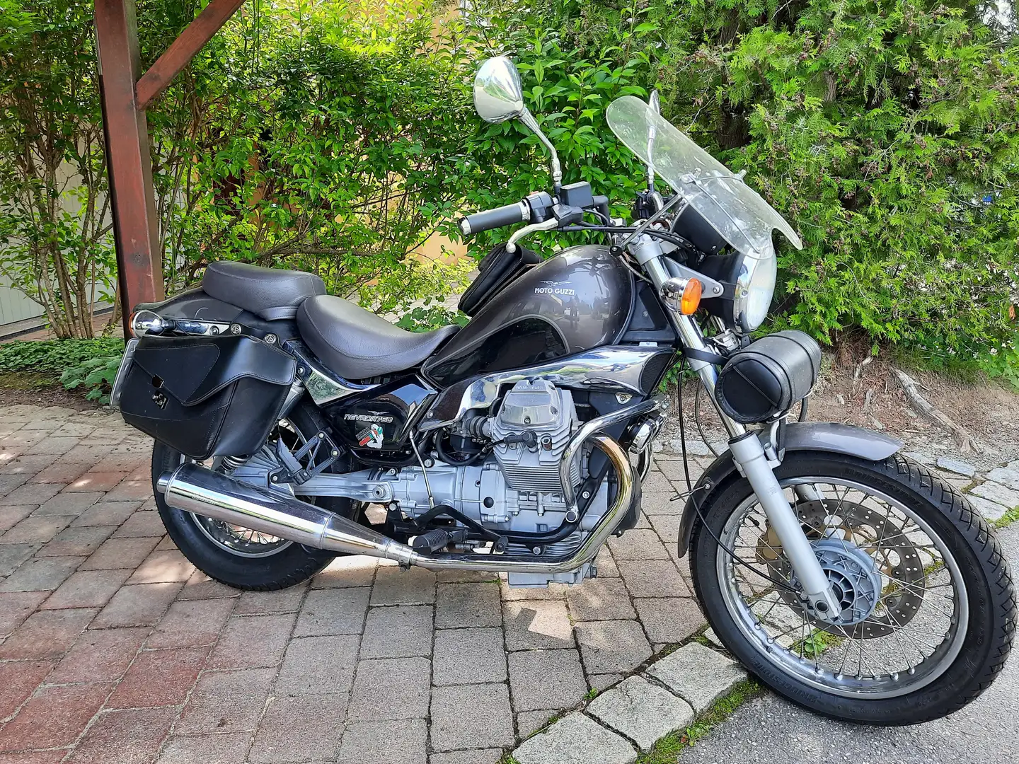 Moto Guzzi Nevada 750 Šedá - 1