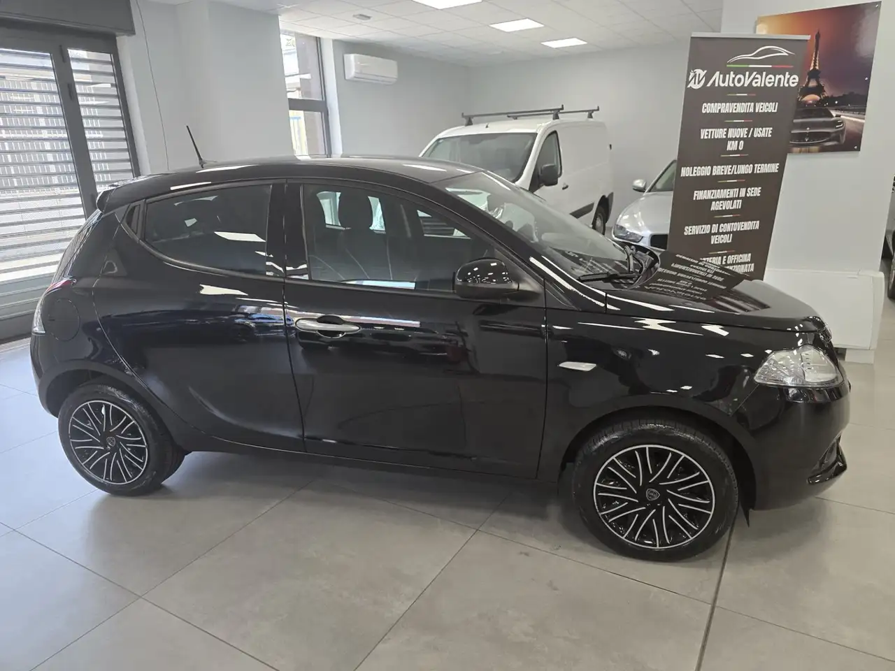 Lancia Ypsilon 2024