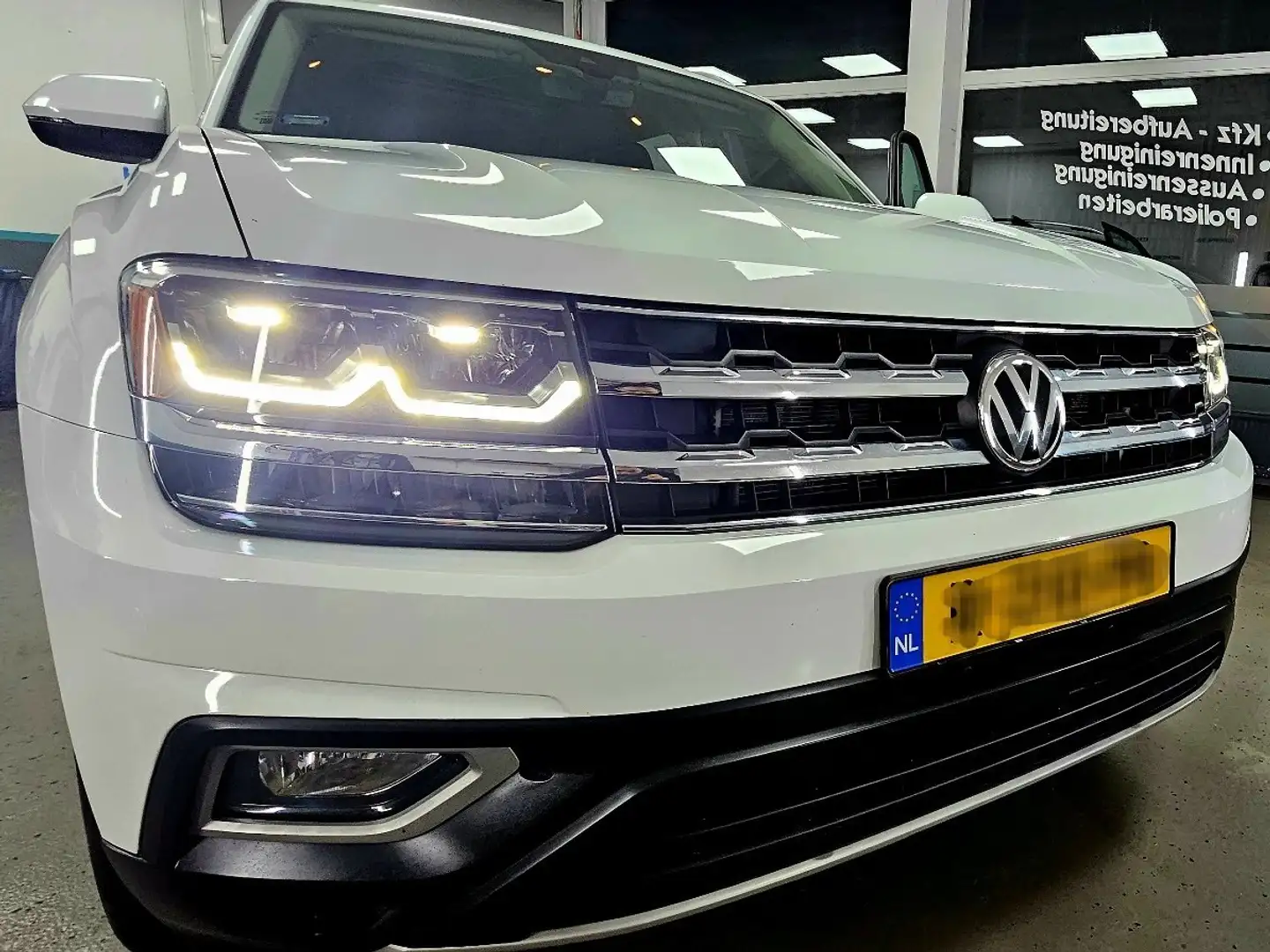 Volkswagen Atlas V6 3.6 SEL 4Motion Білий - 1