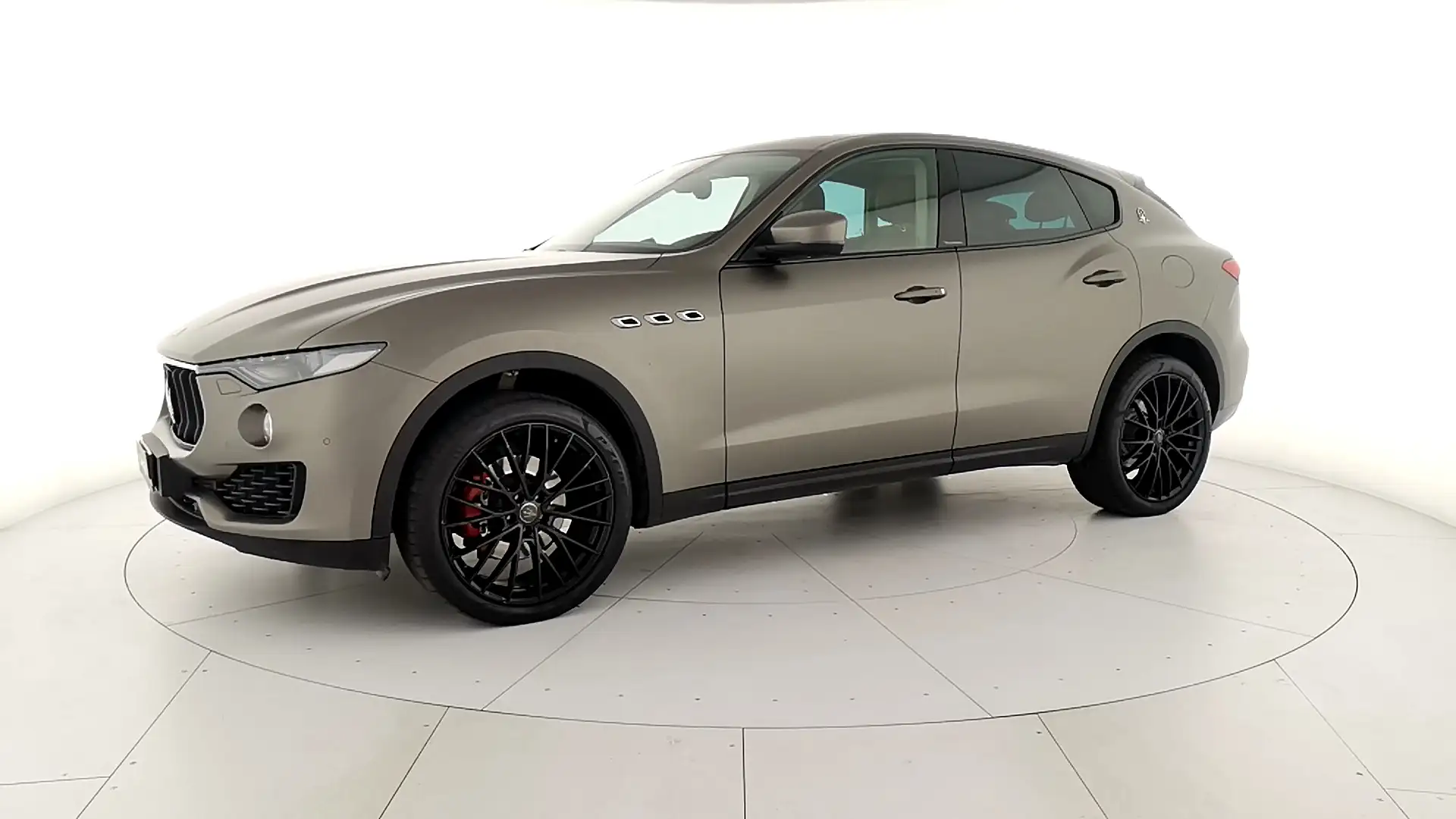 Maserati Levante 3.0 Grigio - 2