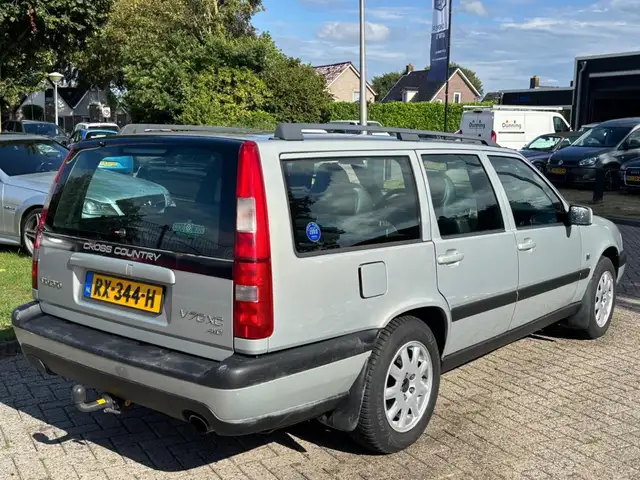 Volvo V70 view 5