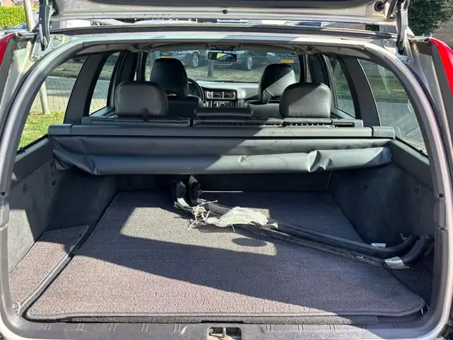 Volvo V70 view 18