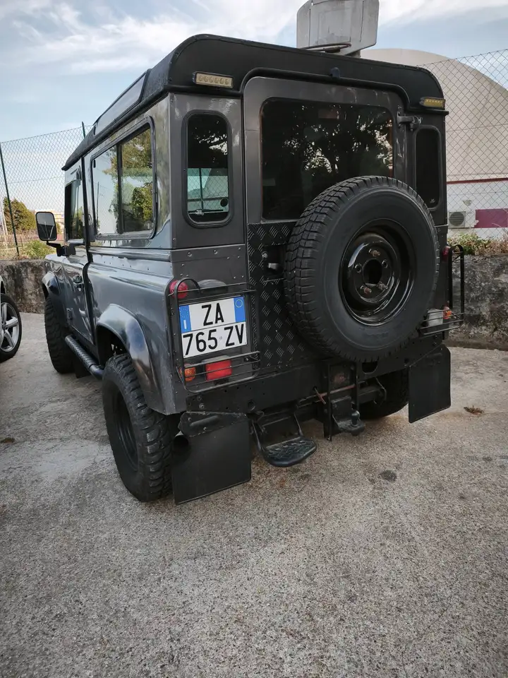 Land Rover Defender 90 2.5 td5 E SW, foto 2