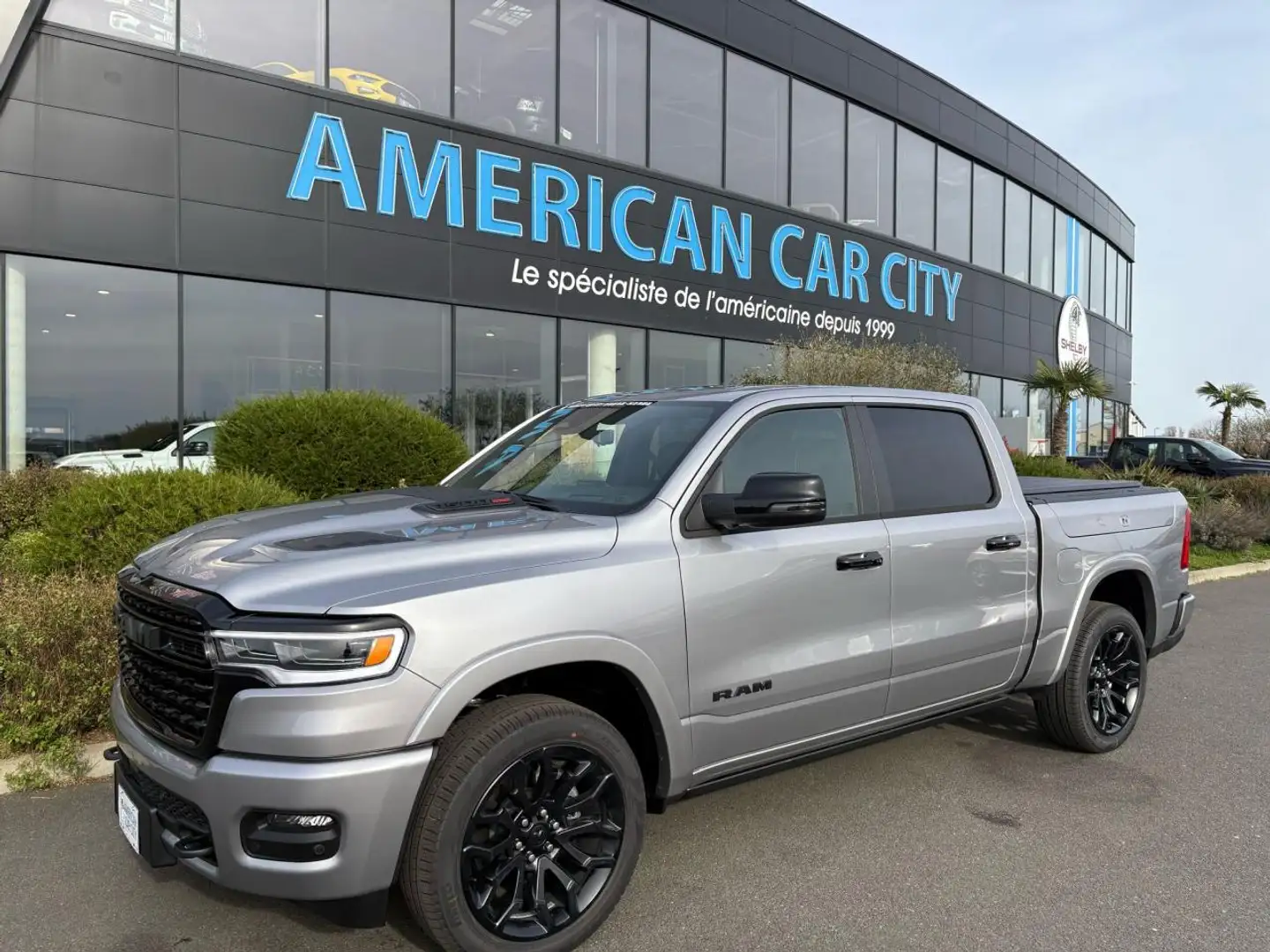 Dodge RAM 1500 CREW LIMITED NIGHT EDITION RAMBOX HAYON MULTI Gris - 1