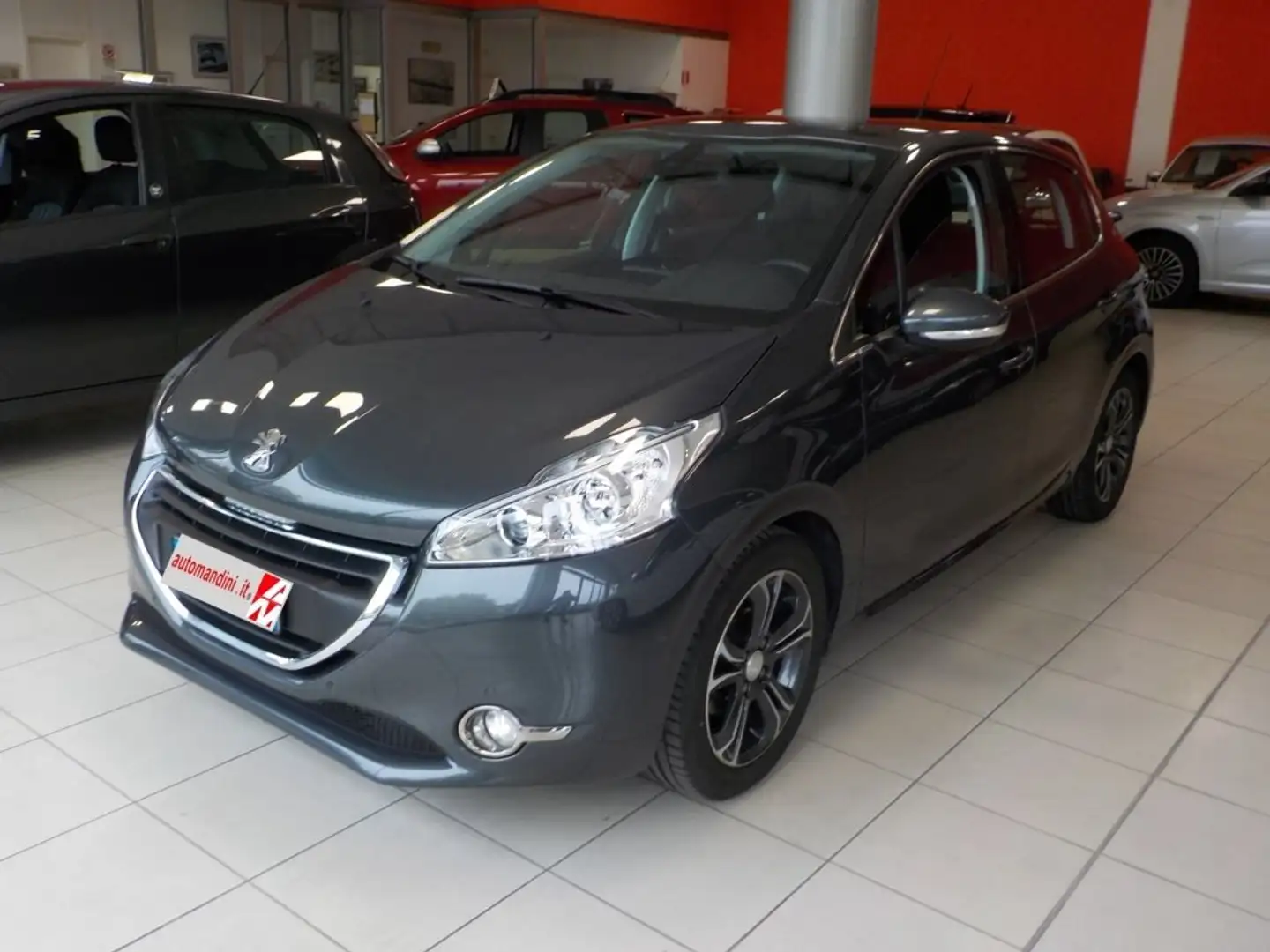 Peugeot 208 208 I 2012 5p 1.2 puretech Allure E6 Grau - 1