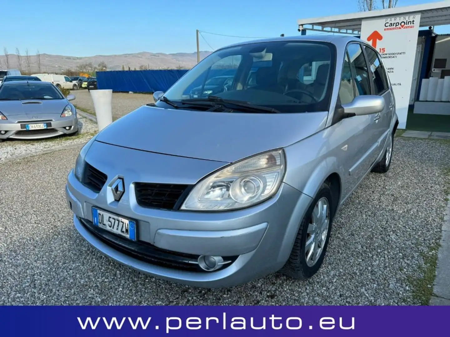 Renault Scenic 1.5 dCi/105CV Dynamique Silber - 1