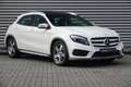 Mercedes-Benz GLA 250 Prestige | Panoramadak | Trekhaak | Navi | Cruise Wit - thumbnail 4