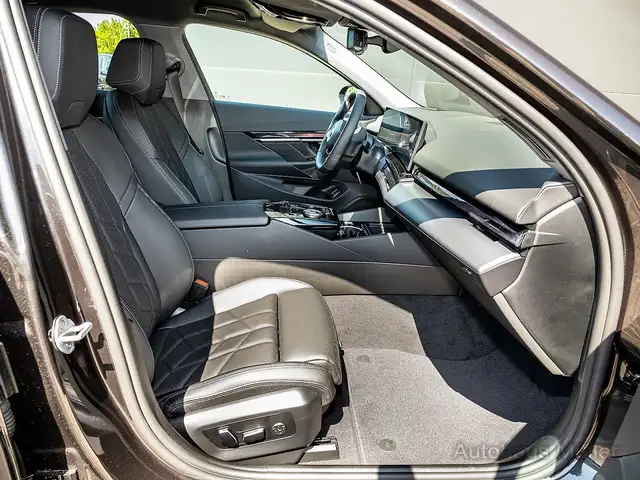 BMW I5 view 5