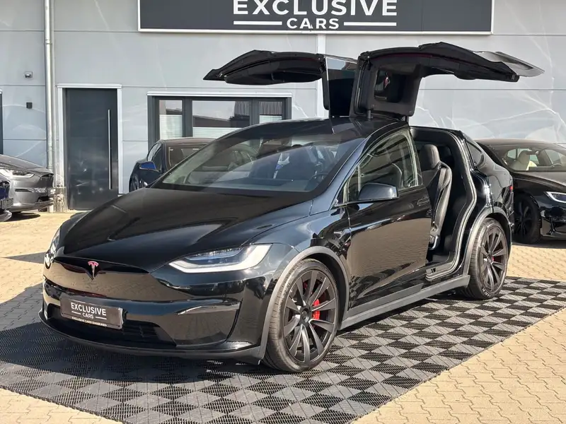 TESLA Model X