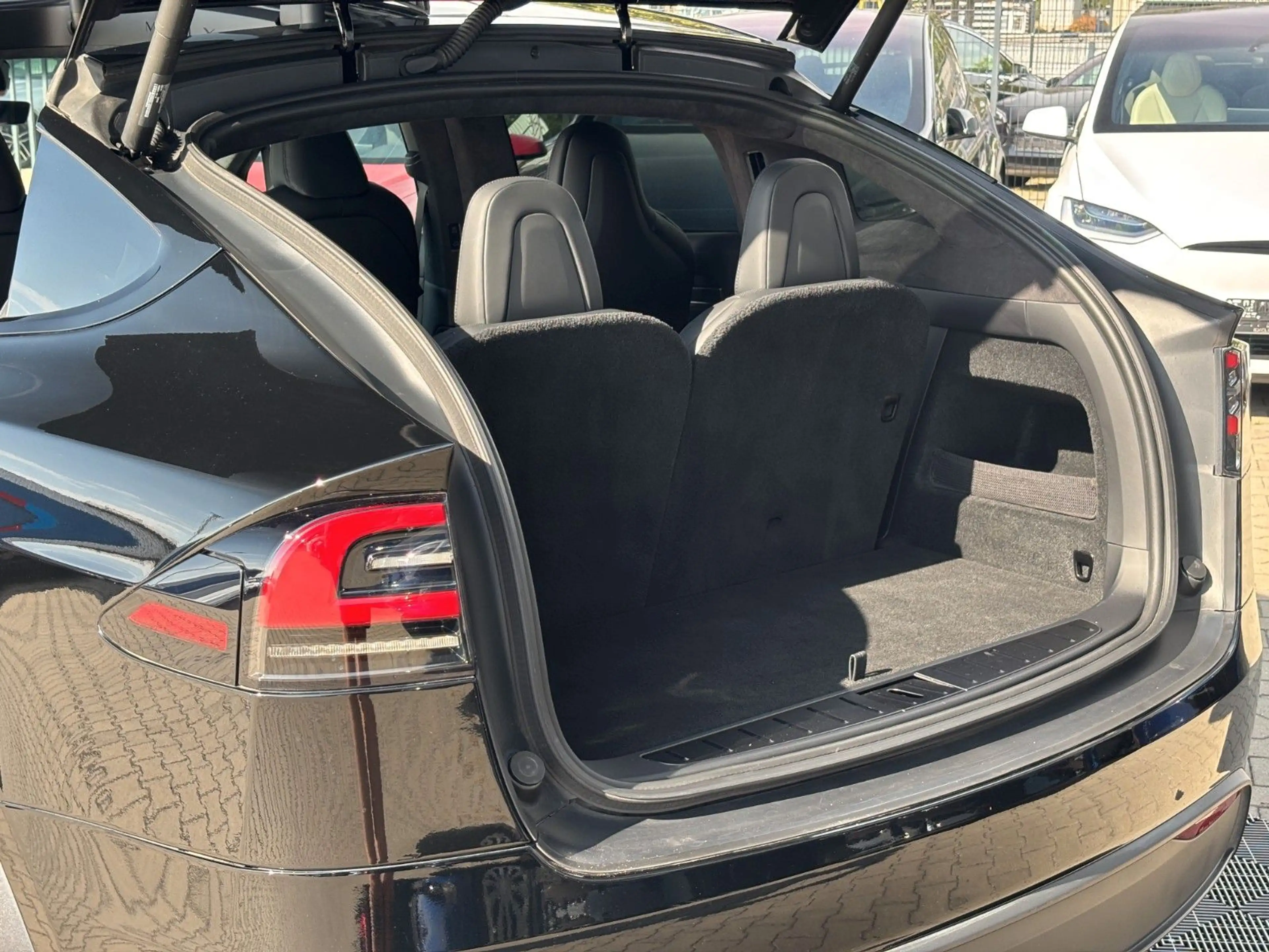 Tesla Model X MODEL X PLAID | HARDWARE 4 | 6 SEATS | 22 INCH | — photo 14