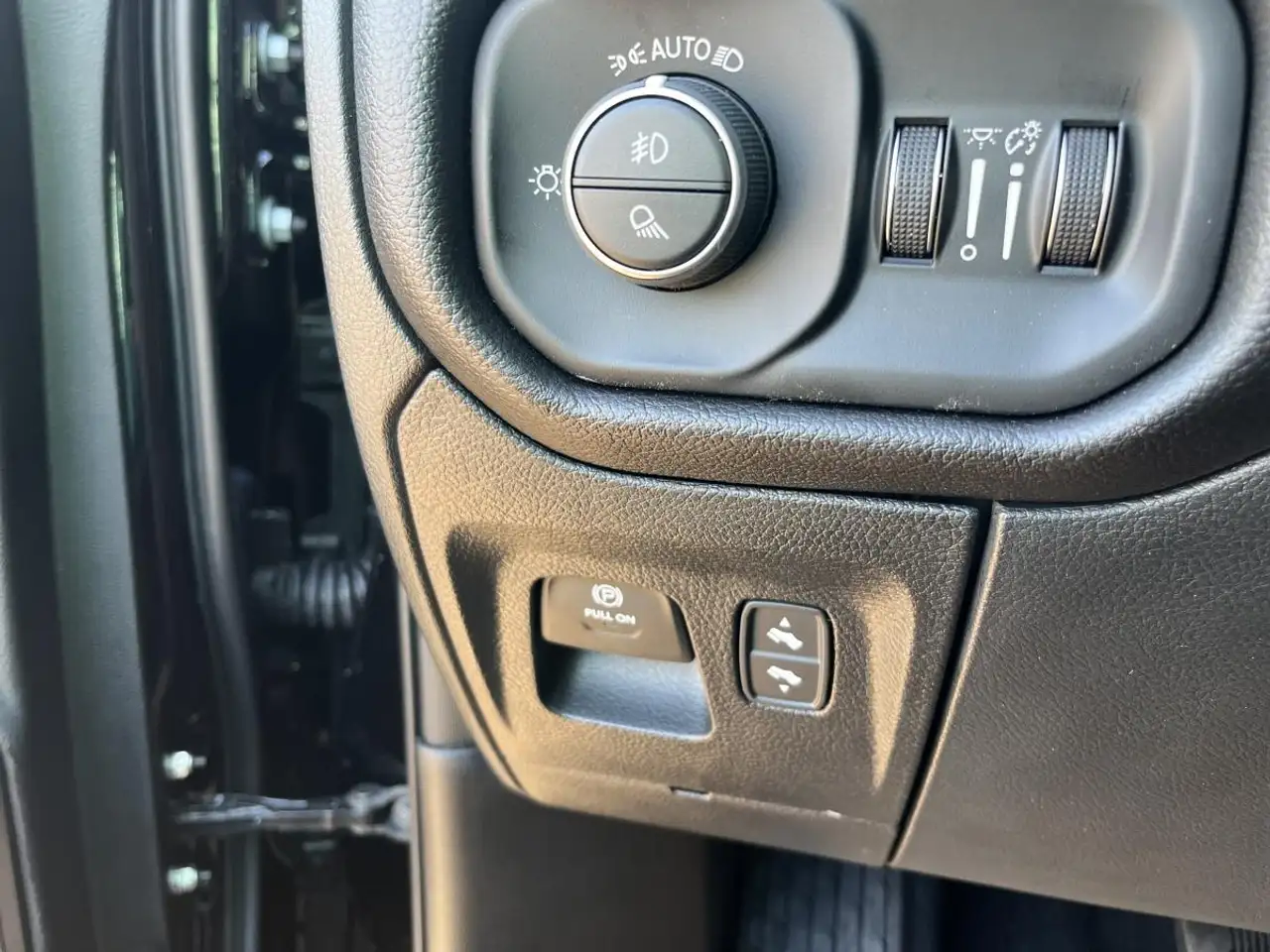 RAM 1500 photo RAM 1500