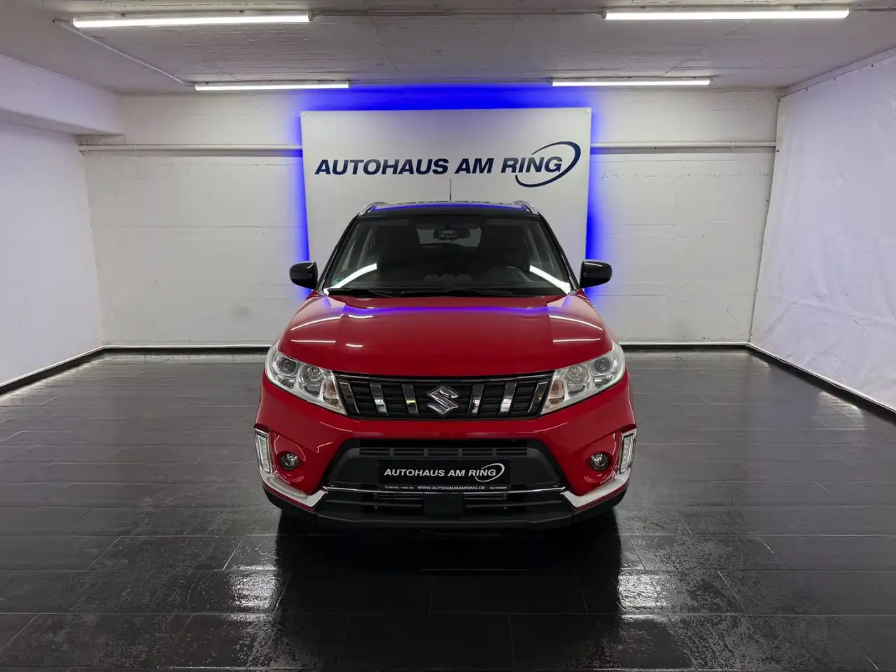Suzuki Vitara 1.4 Comfort 1HAND NAVI CAM APPLE STANDHZG — photo 1 of 25